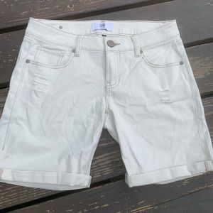 cabi long cream short, size 4